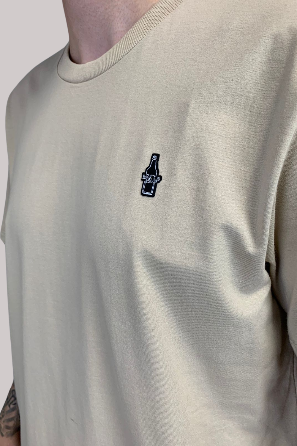 CAMISETA ROCK SODA BASICA KAKI