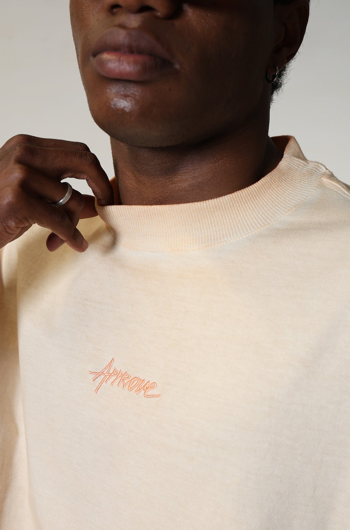 Camiseta Huge Approve Destroyed Bege