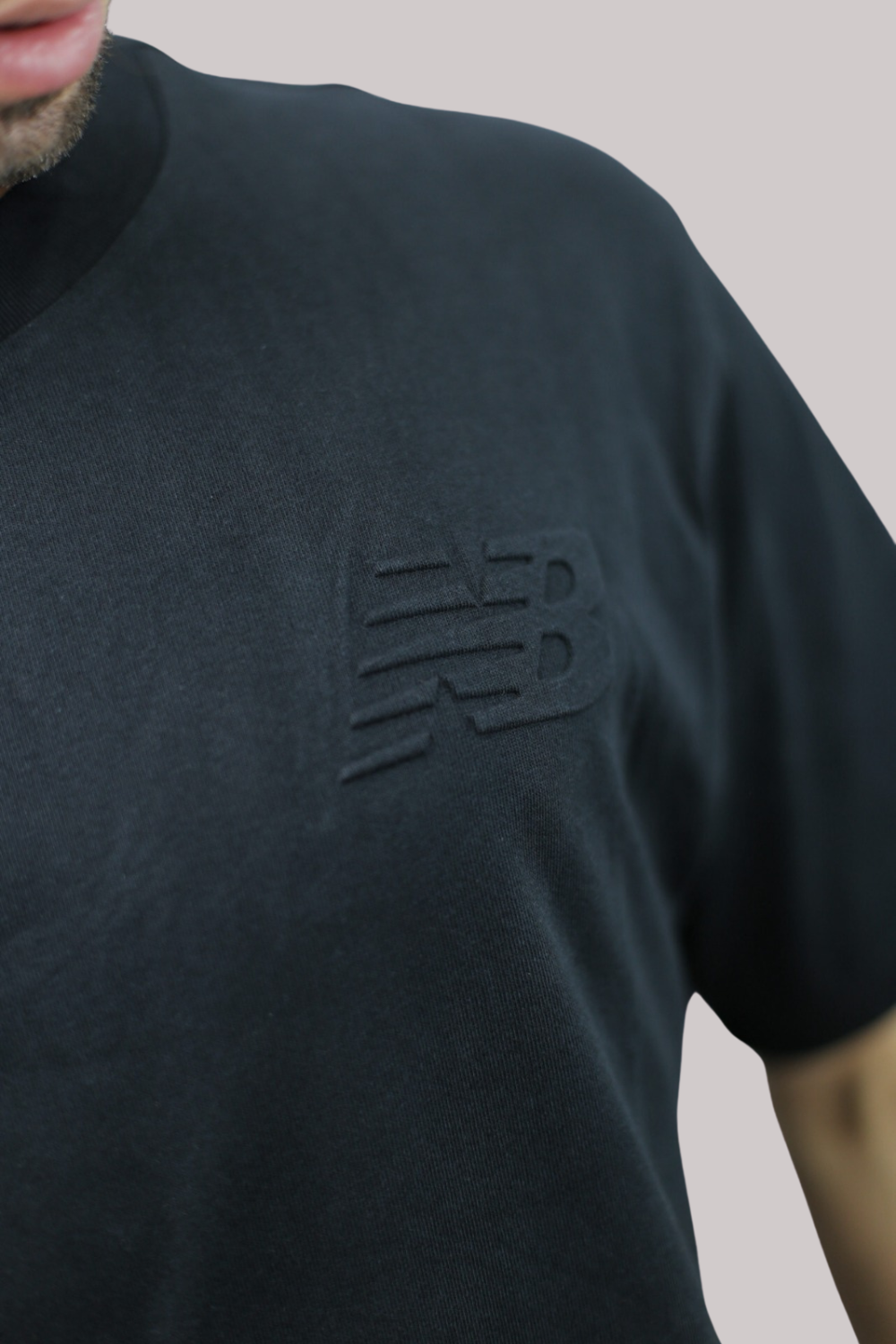 CAMISETA NEW BALANCE LOGO EMBOSSED