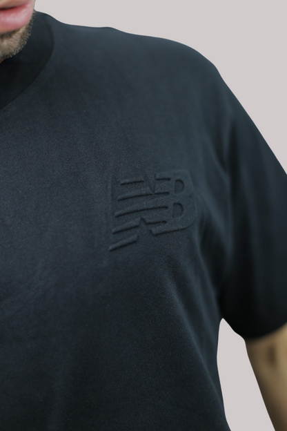 CAMISETA NEW BALANCE LOGO EMBOSSED