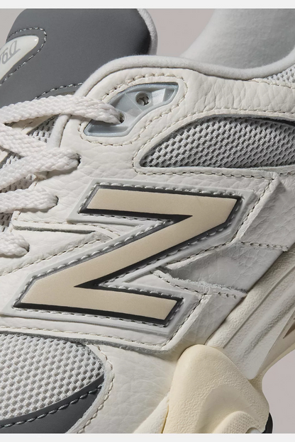 TÊNIS NEW BALANCE 9060 Branco U9060AGA