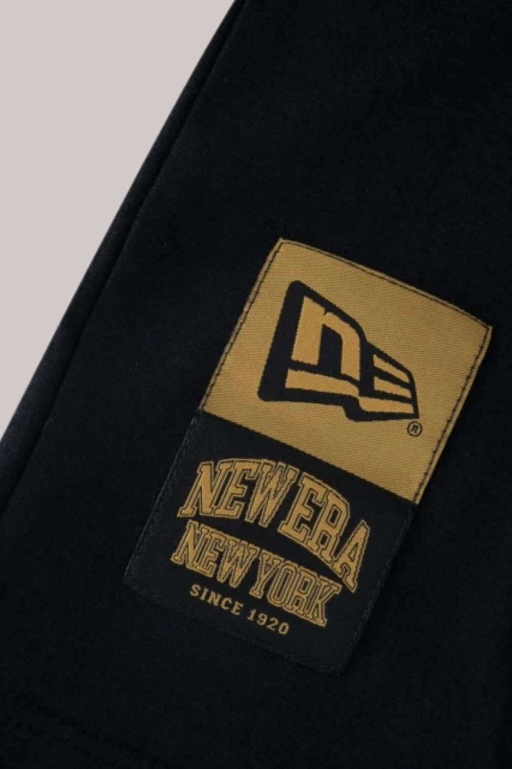 CAMISETA NEW ERA CORE BRANDED FLAG NEV25TSH083
