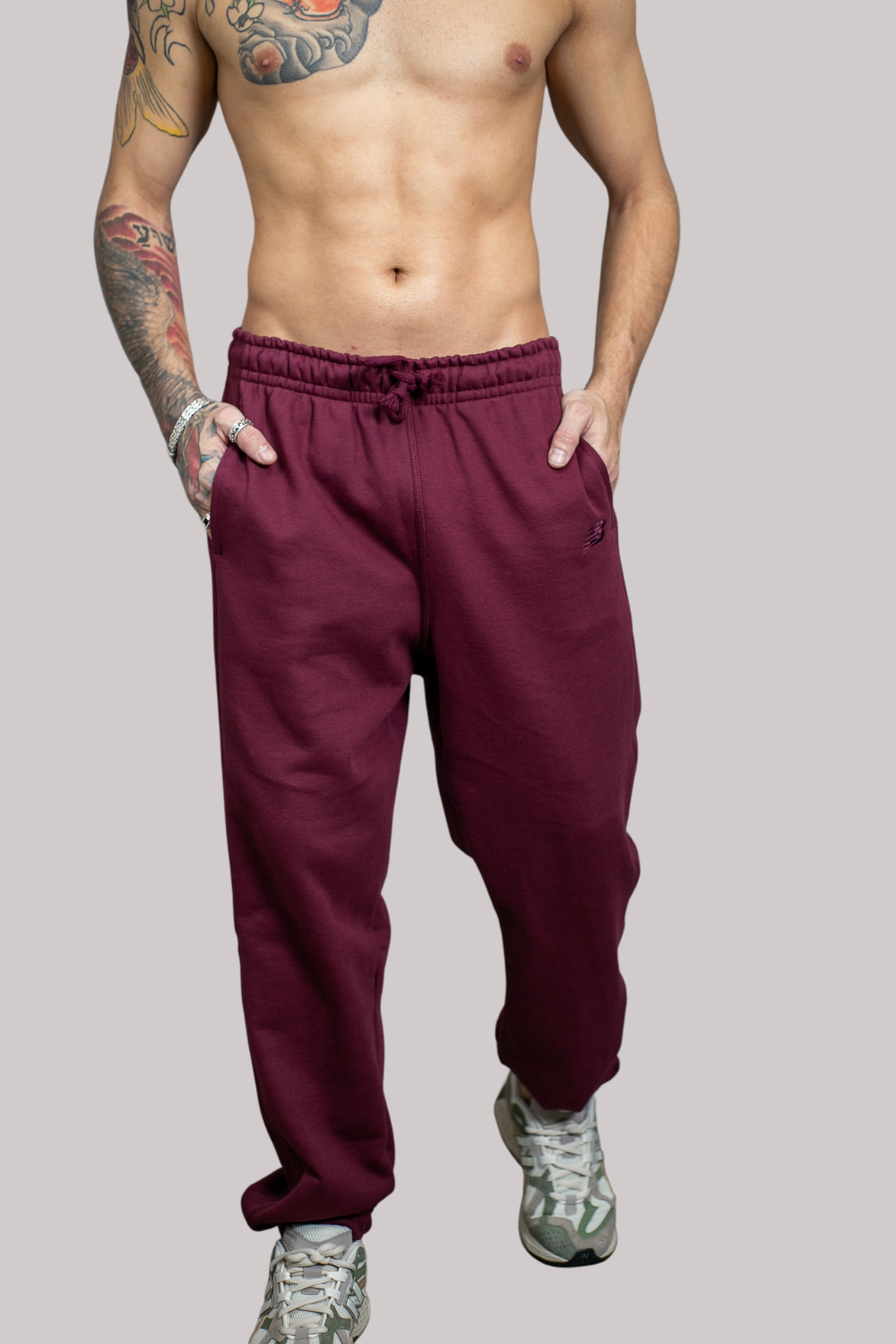 CALÇA MOLETOM NEW BALANCE ATHLETICS SMALL LOGO BORDADO MP41508B