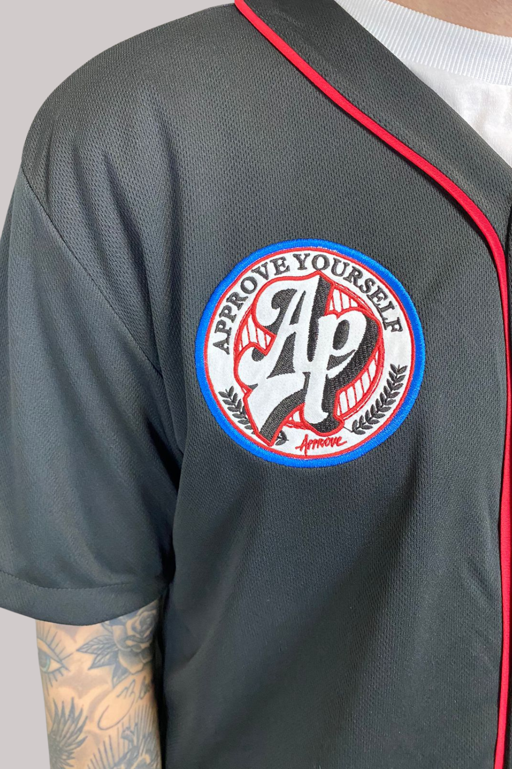 CAMISETA APPROVE BOLD HOME RUN BOTÃO