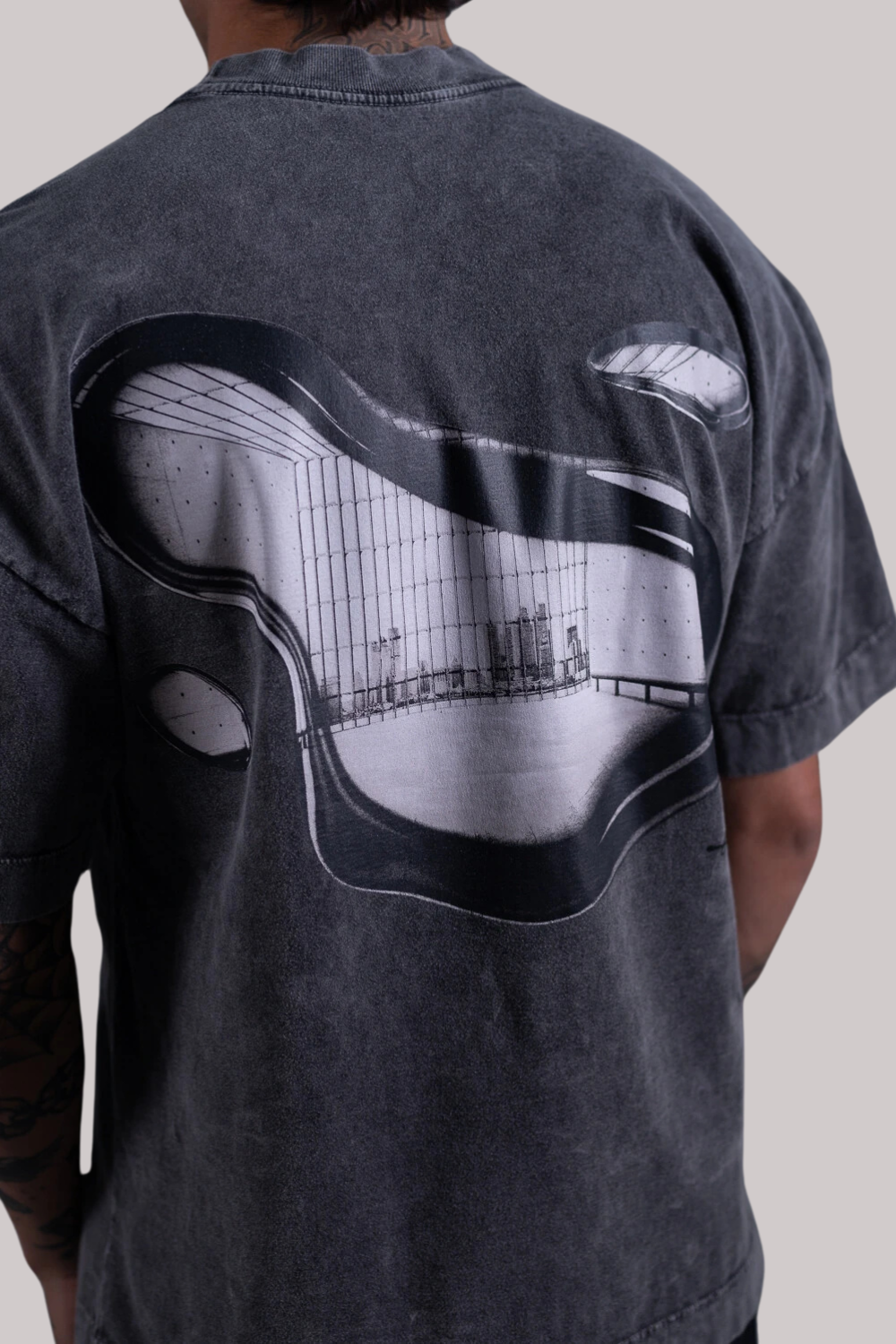 CAMISETA ALLTRIBE OVERSIZED PRISONER- NEW MONEY