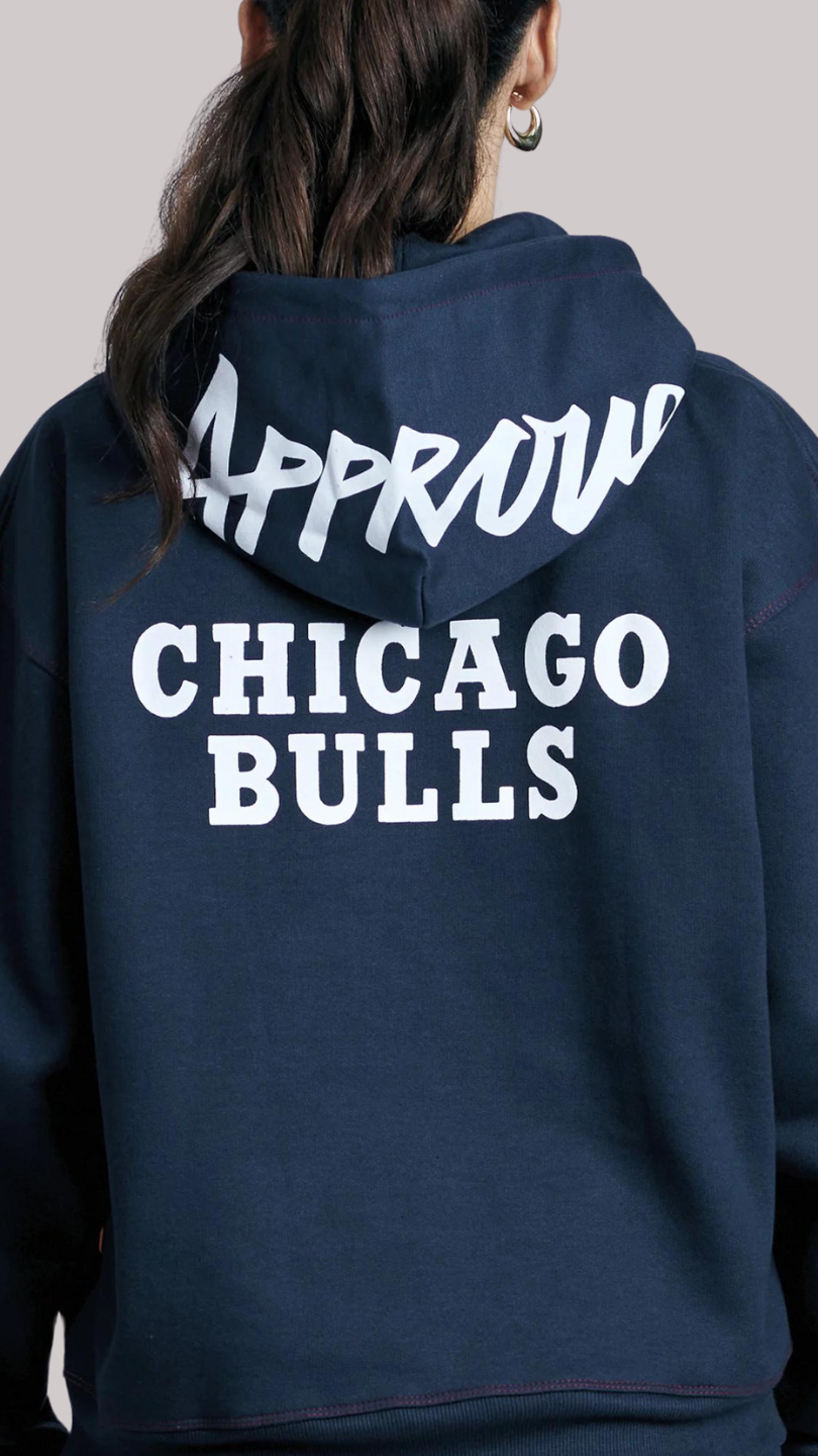 MOLETOM APPROVE X NBA OVERSIZED BULLS